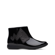 Clarks - Etch Trail K. - Black Pat - School Shoes