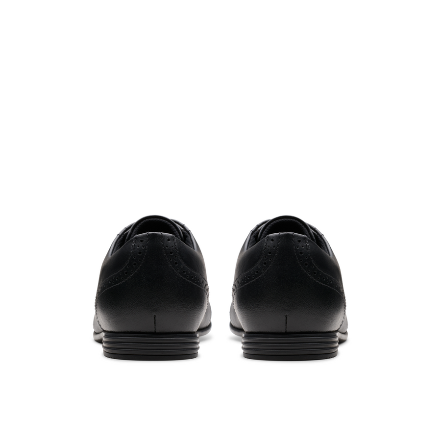 Clarks - FinjaBrogue Y. - Black Leather - School Shoes