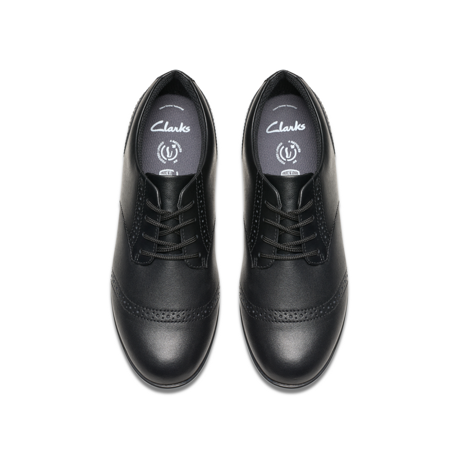 Clarks - FinjaBrogue Y. - Black Leather - School Shoes