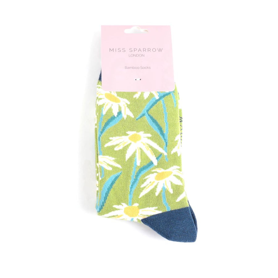 Miss Sparrow - Oxeye Daisies Socks - Lime - Socks